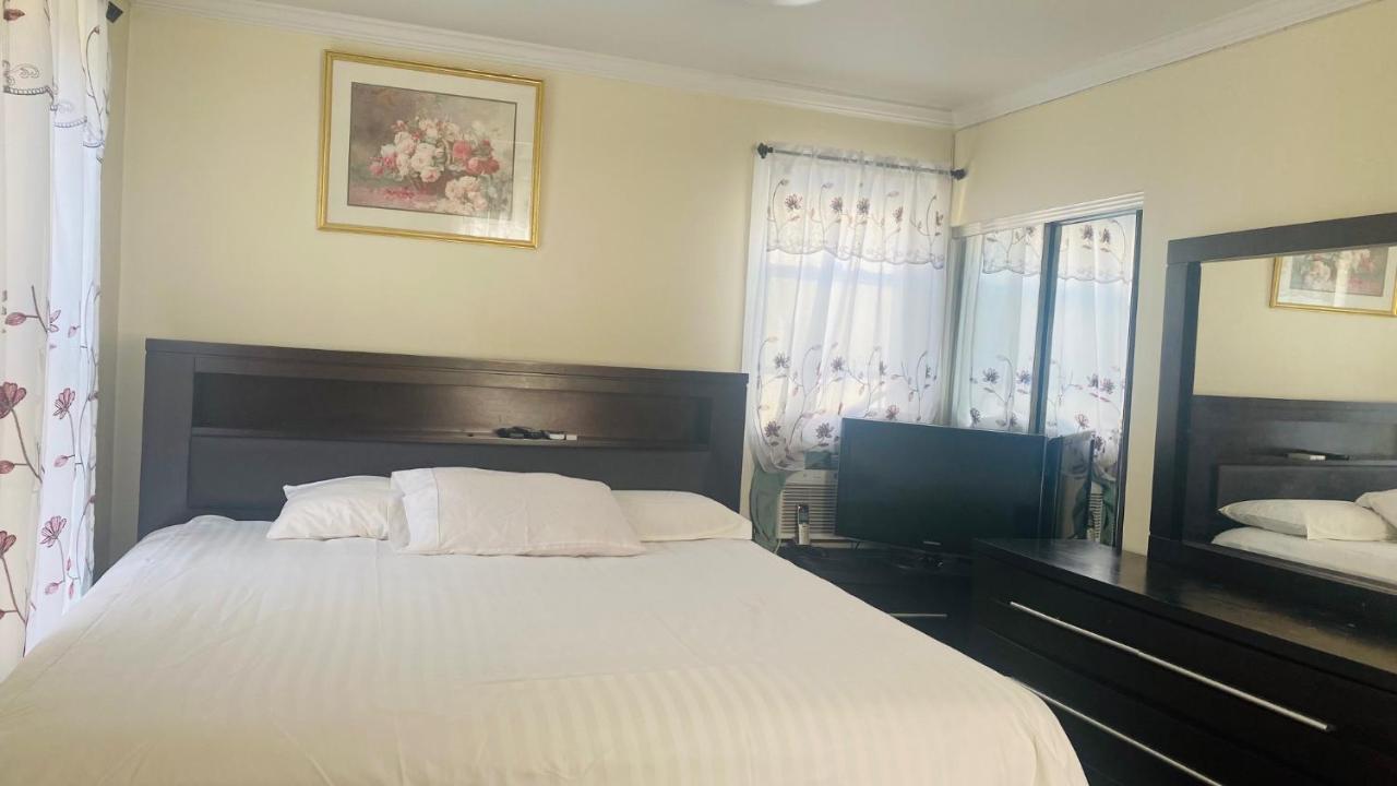 Minutes From Jfk, Beautiful Home With Peaceful, Cosy, Private Room ニューヨーク エクステリア 写真