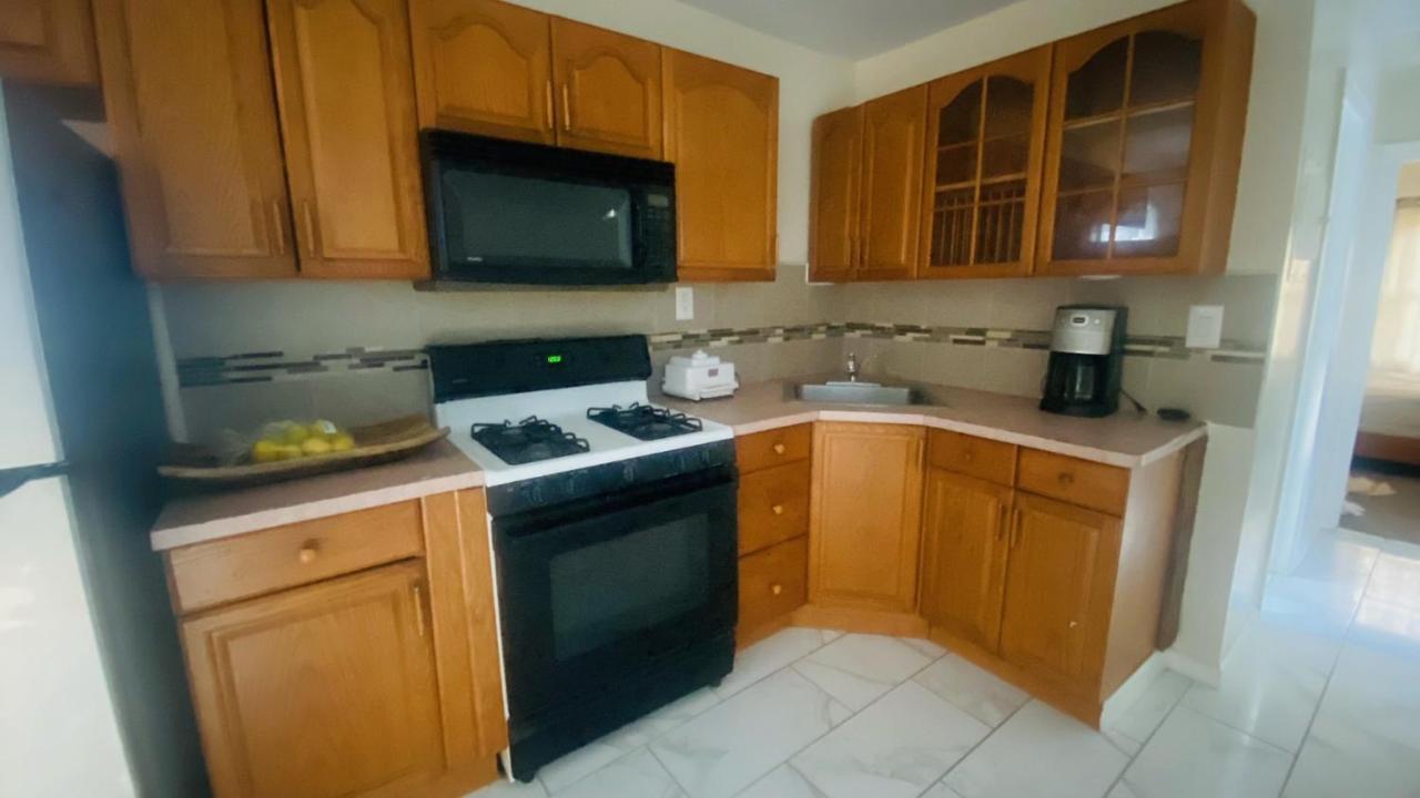 Minutes From Jfk, Beautiful Home With Peaceful, Cosy, Private Room ニューヨーク エクステリア 写真