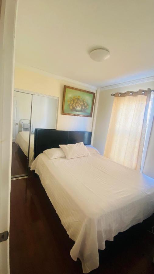 Minutes From Jfk, Beautiful Home With Peaceful, Cosy, Private Room ニューヨーク エクステリア 写真